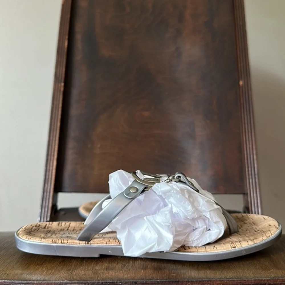 Michael Kors Rubber and Cork Flip Flops in Silver size 6